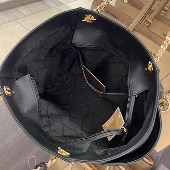 Michael Kors MICHAEL KORS 
Jet Set Large Saffiano Leather Shoulder Tote Bag
NWT - Picture 9 of 16